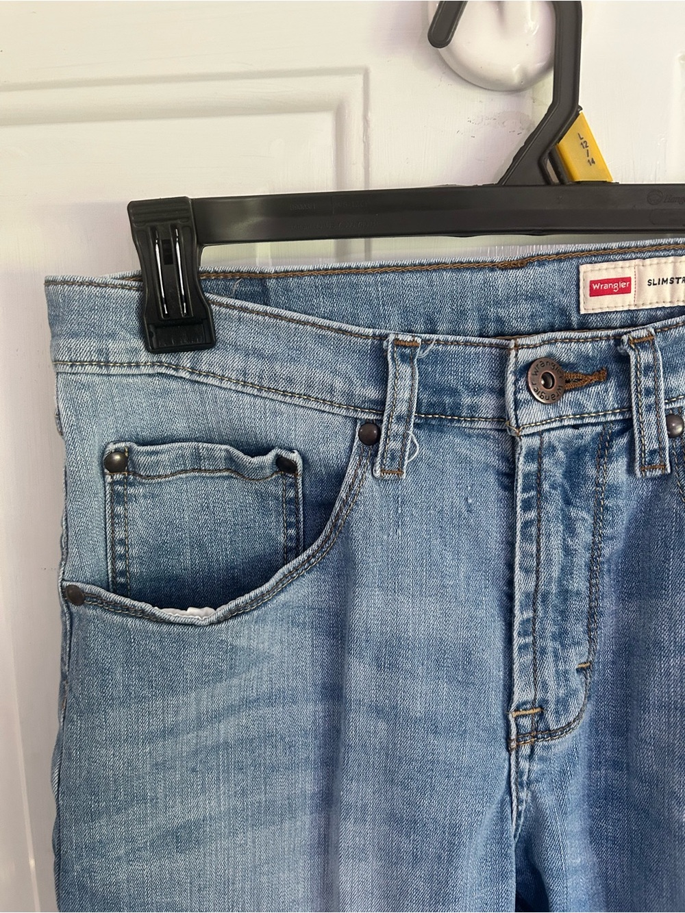 Wrangler Light Blue Men's Jeans Back Pocket Detail - Picture 4 of 15